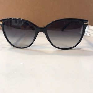 Burberry Sunglasses B4216